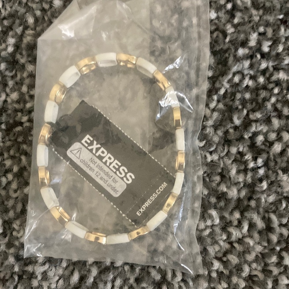 Bracelet Express nwt gold tone & white